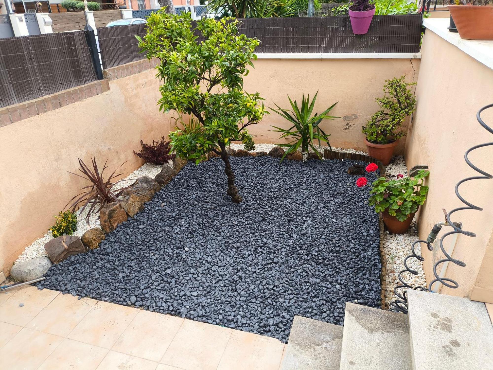 Adosado Con Jardin En Xalets De Vakantiehuis