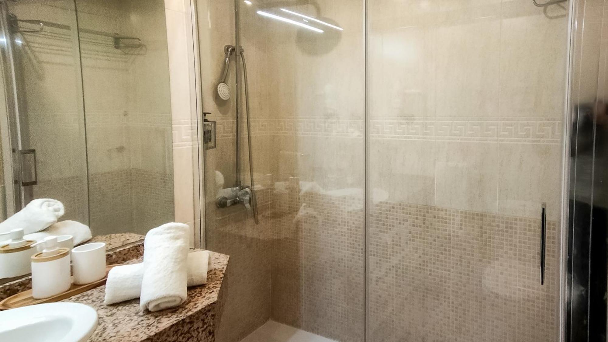 Apartment A 300m Playa,portaventura, Parking, Piscina,wi-fi *