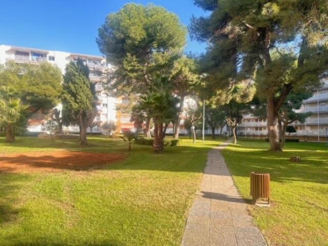 Sol ,mar Y Jardin En El Centro De * Salou