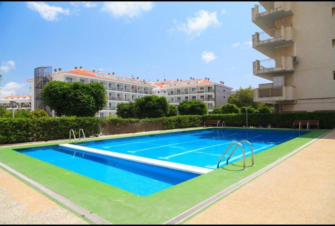 Reina 150m To With Pool And Balcony Near To Portaventura *
