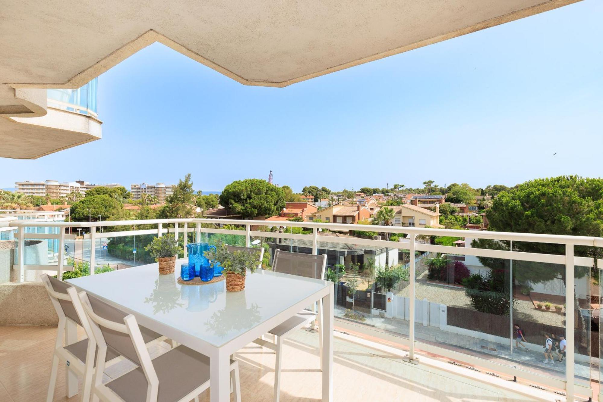 Uhc Larimar Family Complex Superior * Salou
