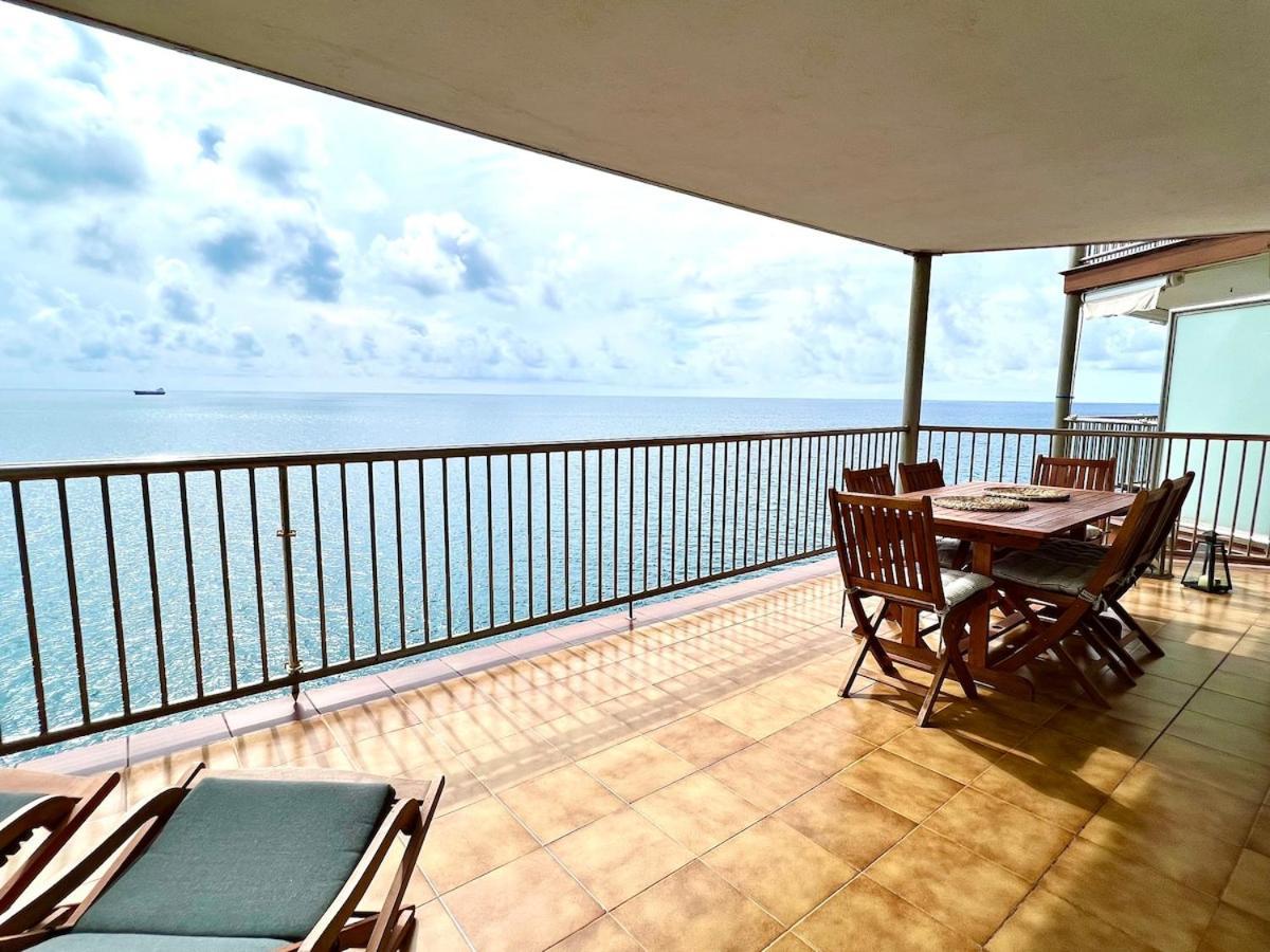 With Spectacular Views Apartment