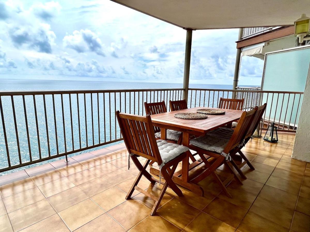 With Spectacular Views Apartment *
