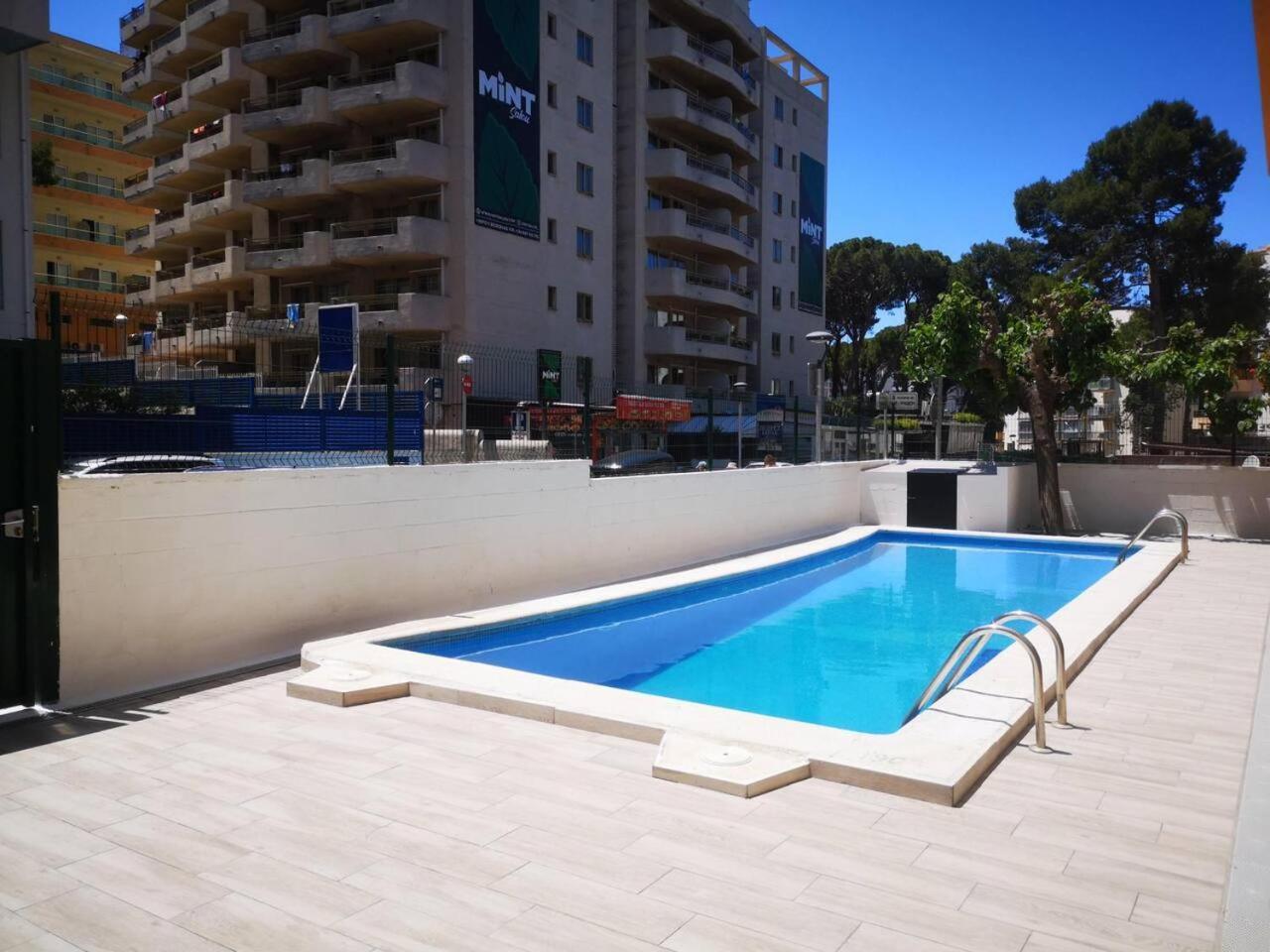 Cozy Flat With Wifi And Pool 5 Min To