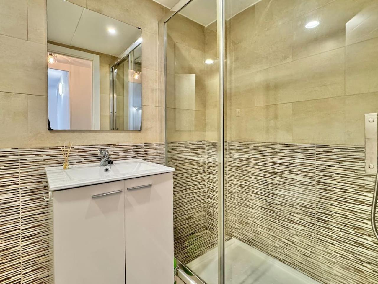 Cozy Flat With Wifi And Pool 5 Min To Apartment