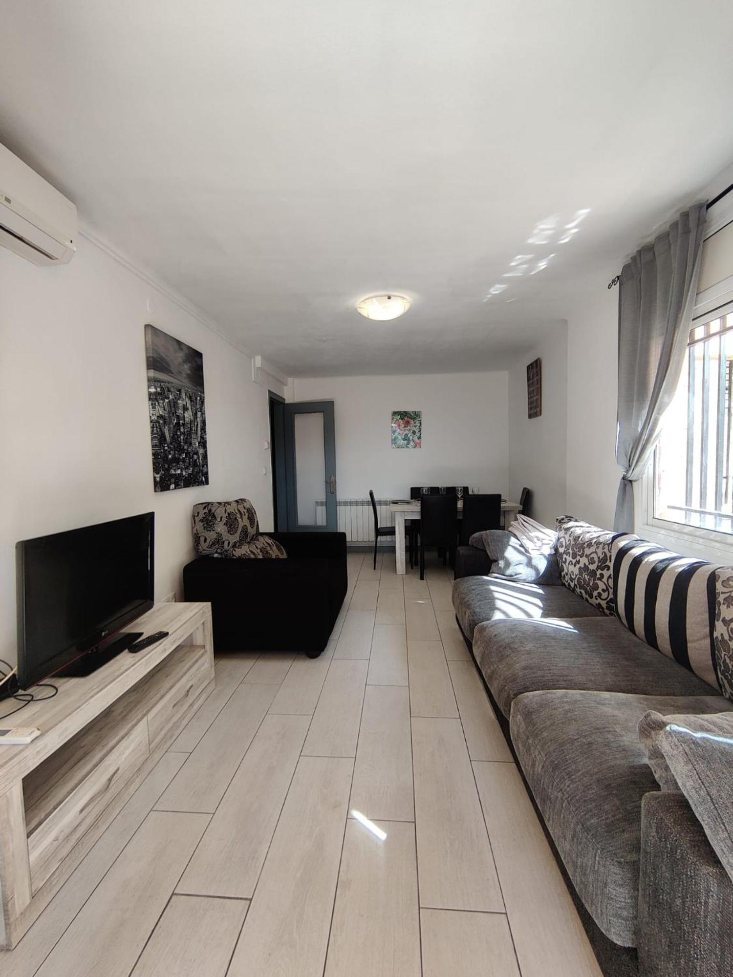 Gorgeous 4 Bed Apartment With Great Location * Salou
