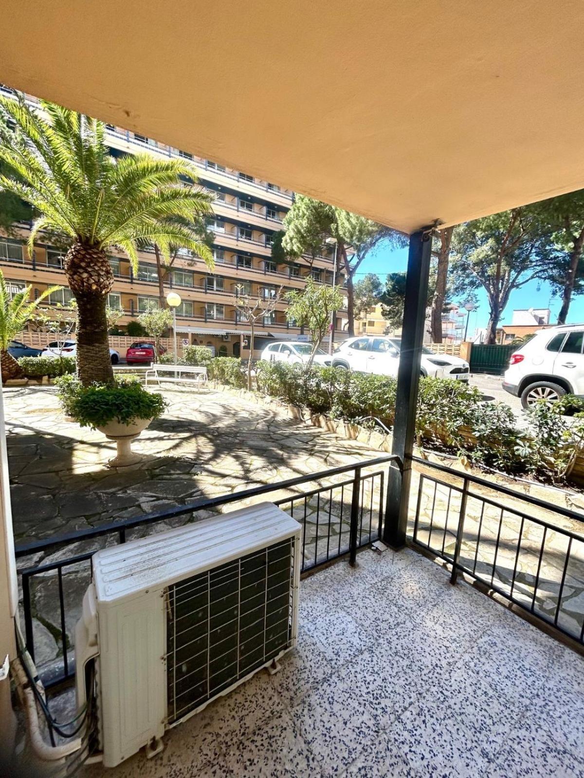 Gorgeous 4 Bed Apartment With Great Location Salou