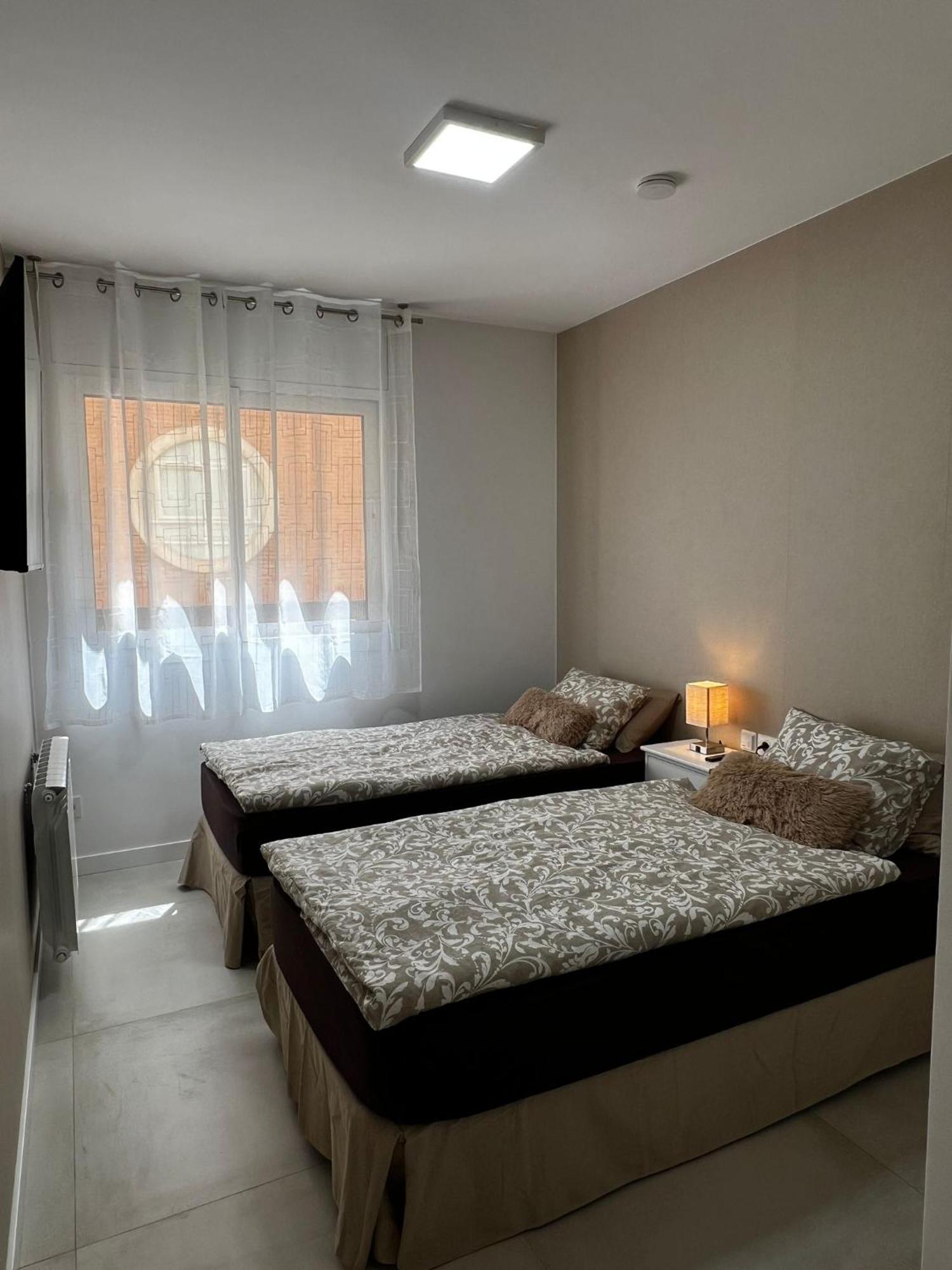 Leoni 1 Linea Apartment