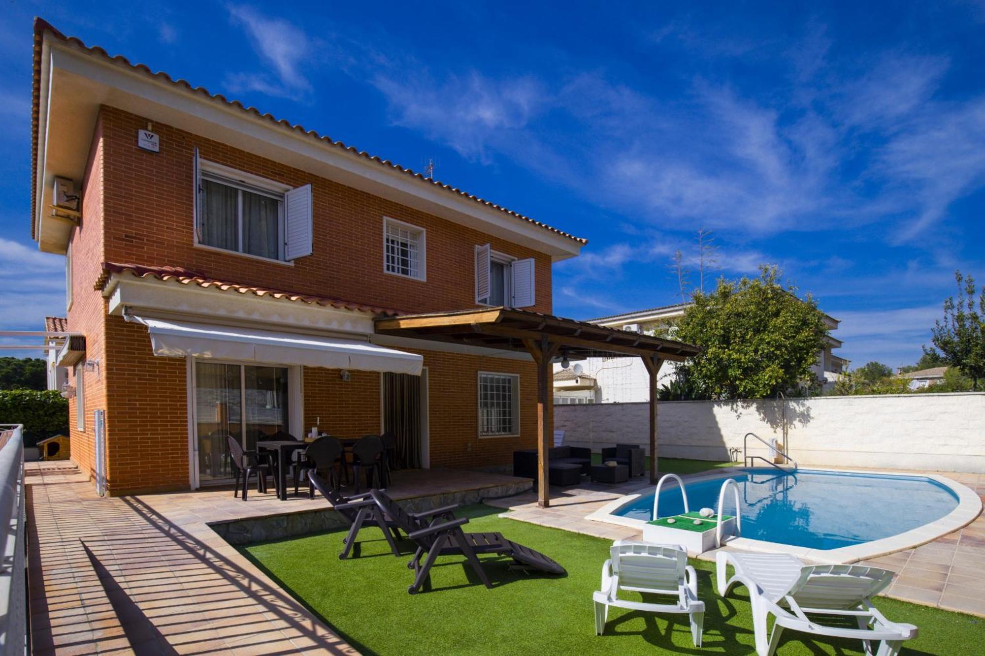Pluma - Only Families Salou