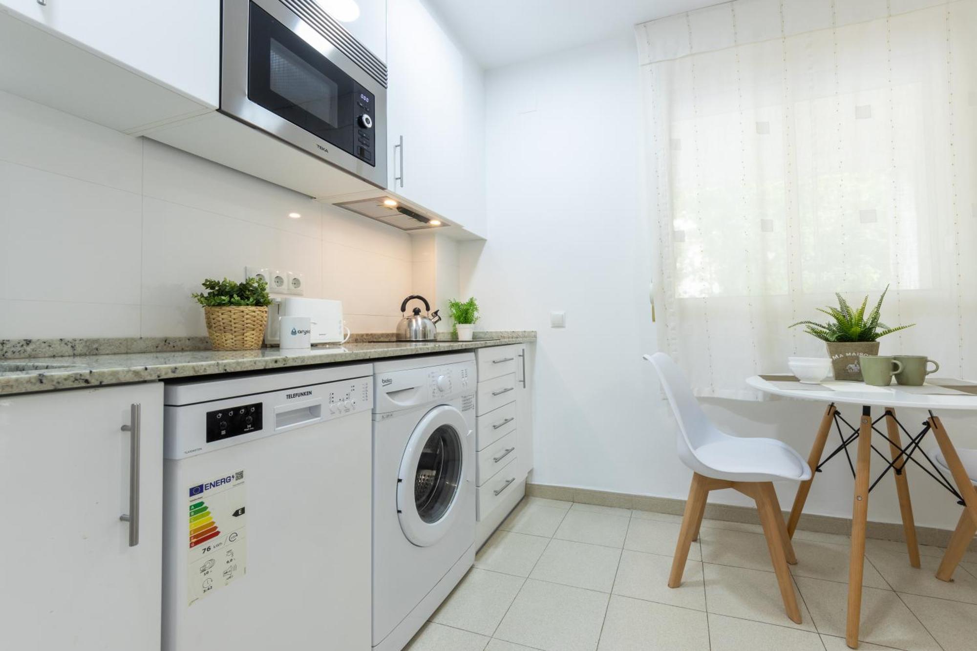 Estudio A 100 Metros De La Playa Apartment *