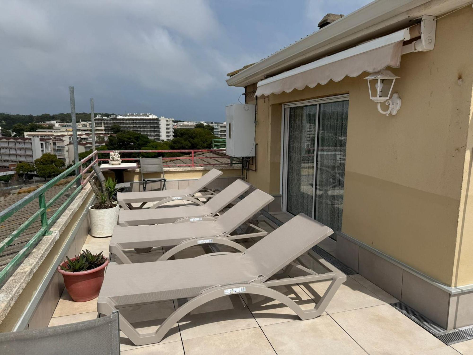 Amposta Apartment