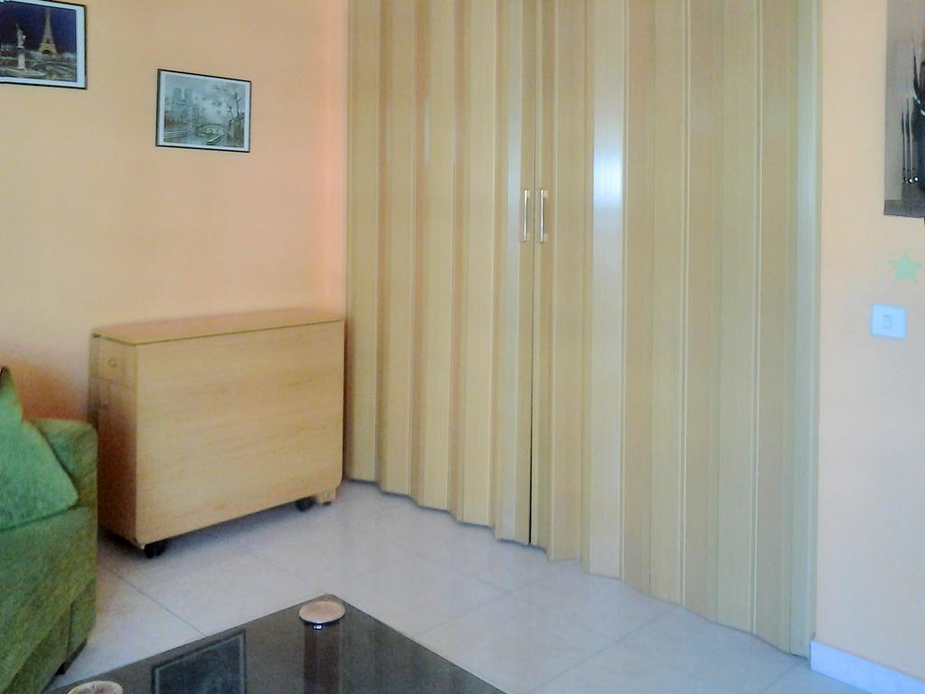 En Apartment *