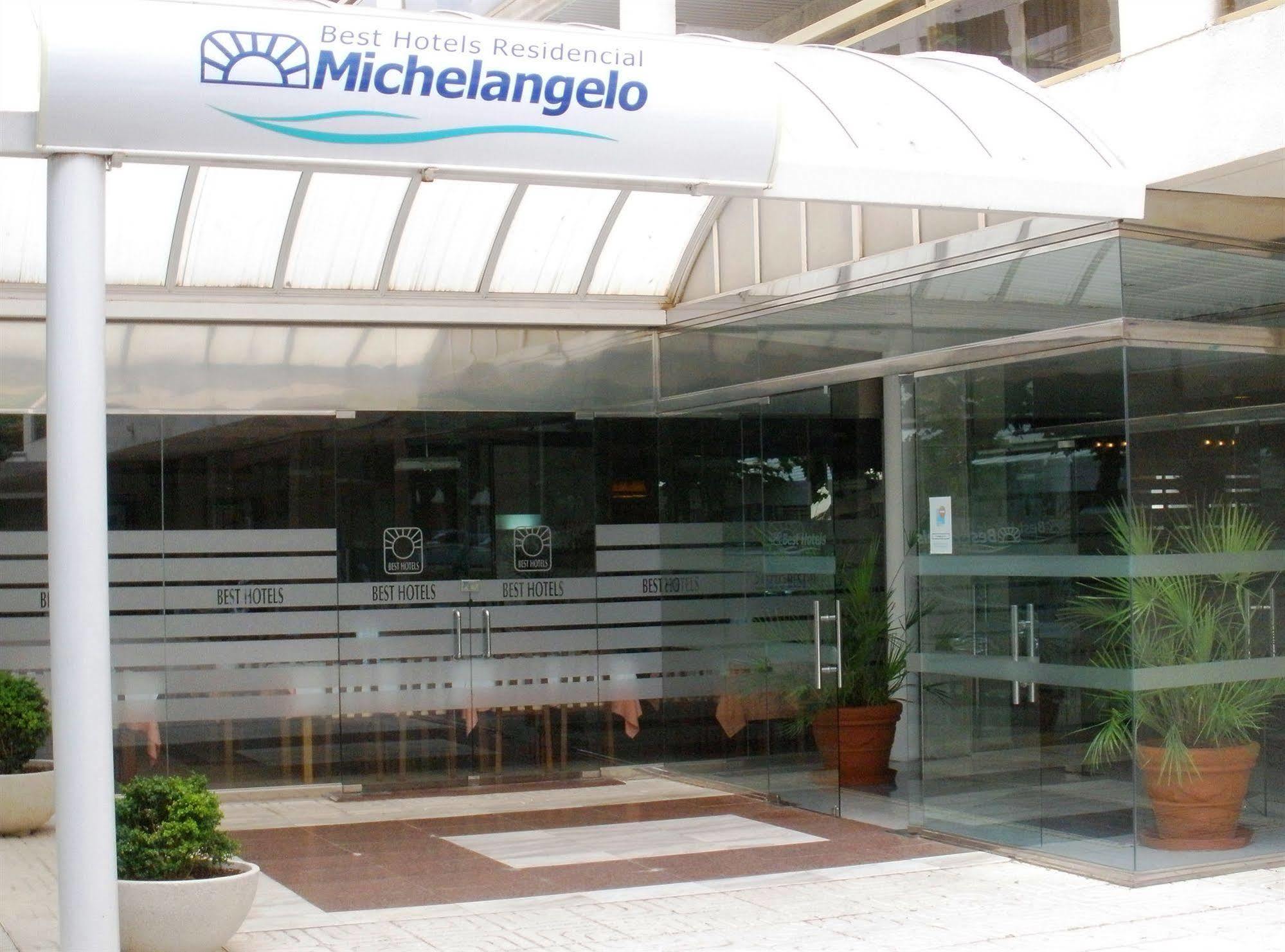 Michelangelo Aparthotel 3*