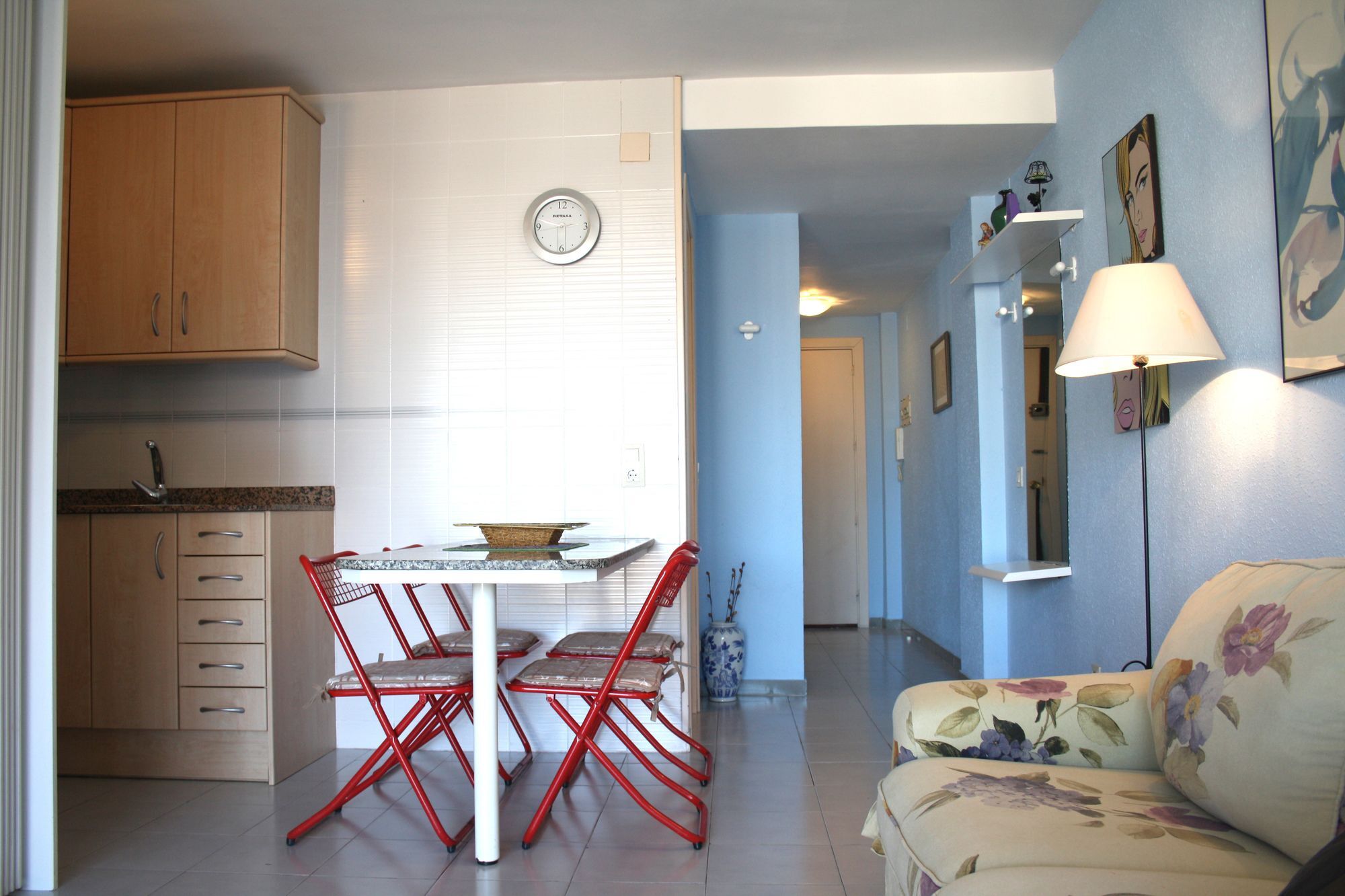 In A House - Sh30 * Salou