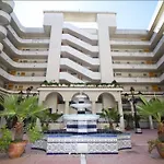 Apartamento en centro de Salou con 3 piscinas.