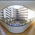 Apartamento en centro de Salou con 3 piscinas.