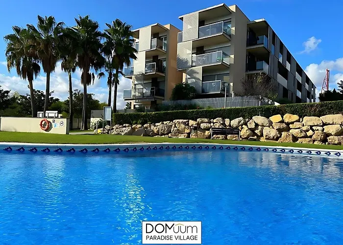 Domuum Holidays - Paradise Village Gf