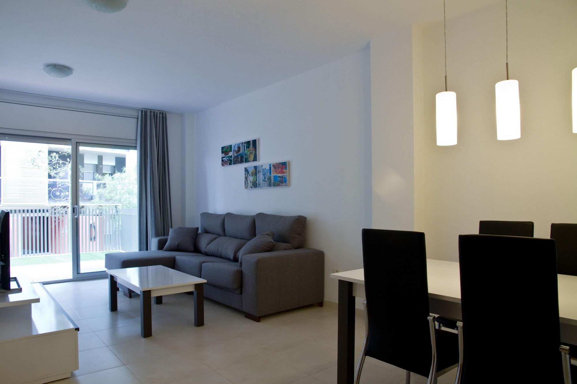 Rentalmar Families Paradise Village Apartment *
