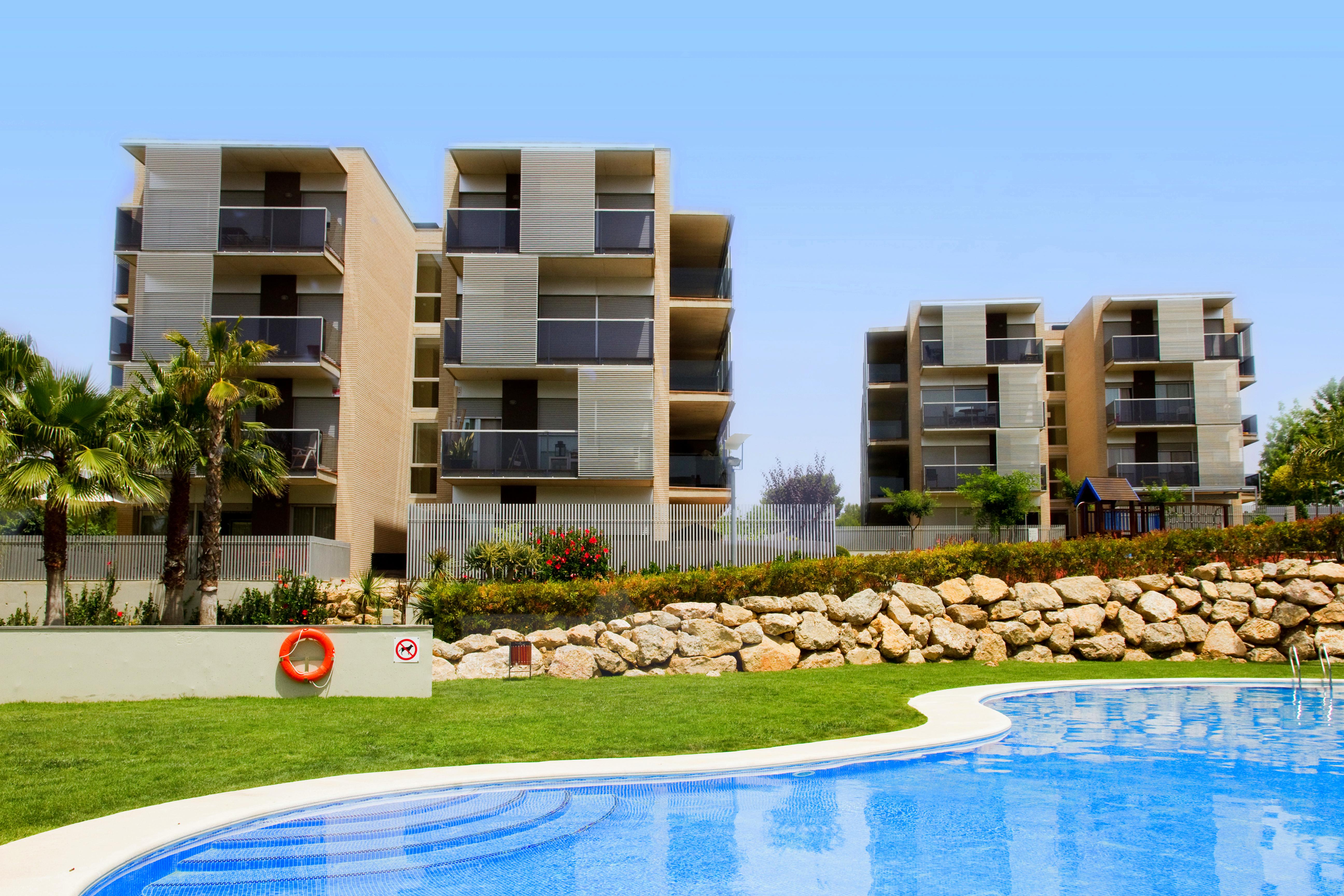 Rentalmar Families Paradise Village