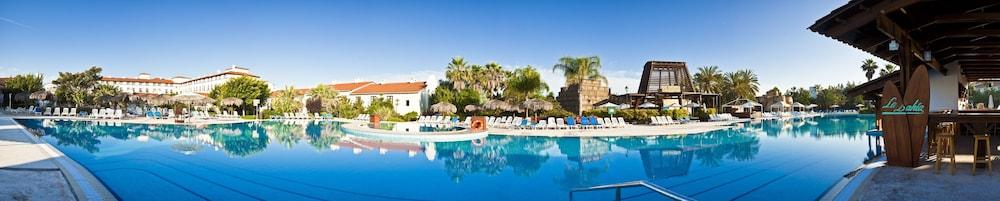 Portaventura El Paso - Includes Unlimited Access To Portaventura Park & 1 Access To Ferrari Land Salou