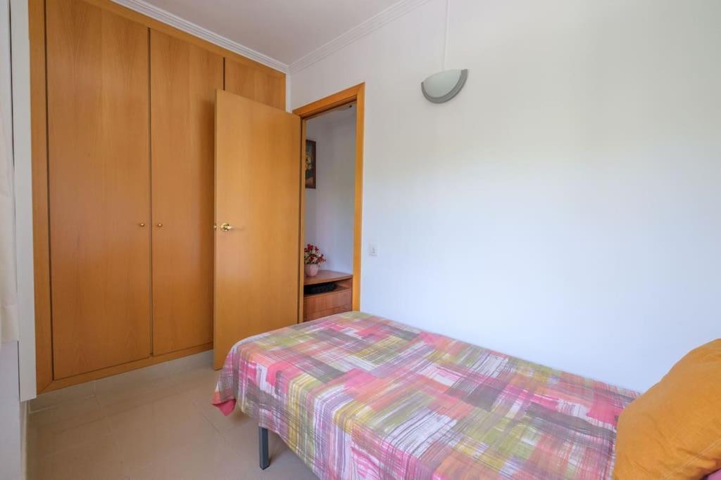 Apartamento En Complejo Residencial, Con Piscina. *