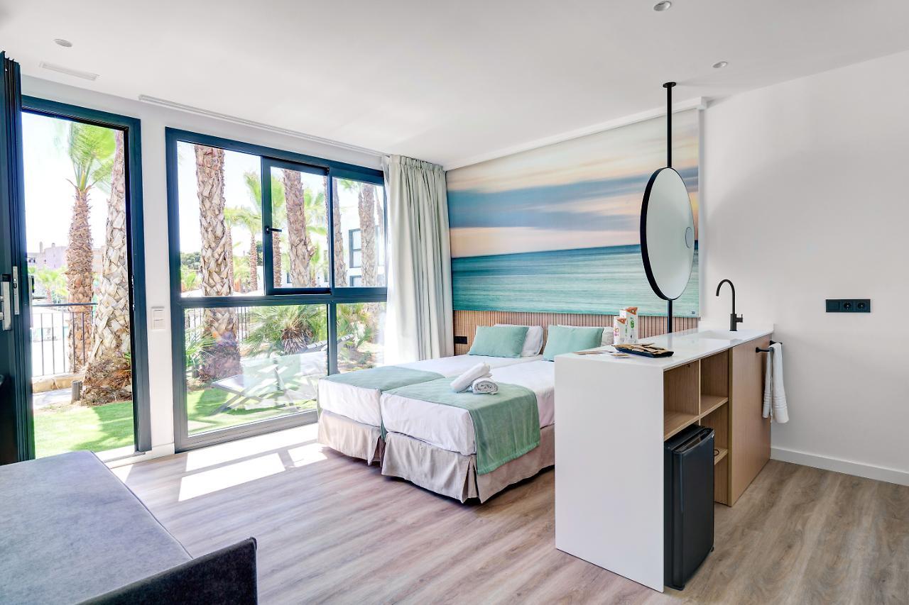 Alannia Hotel