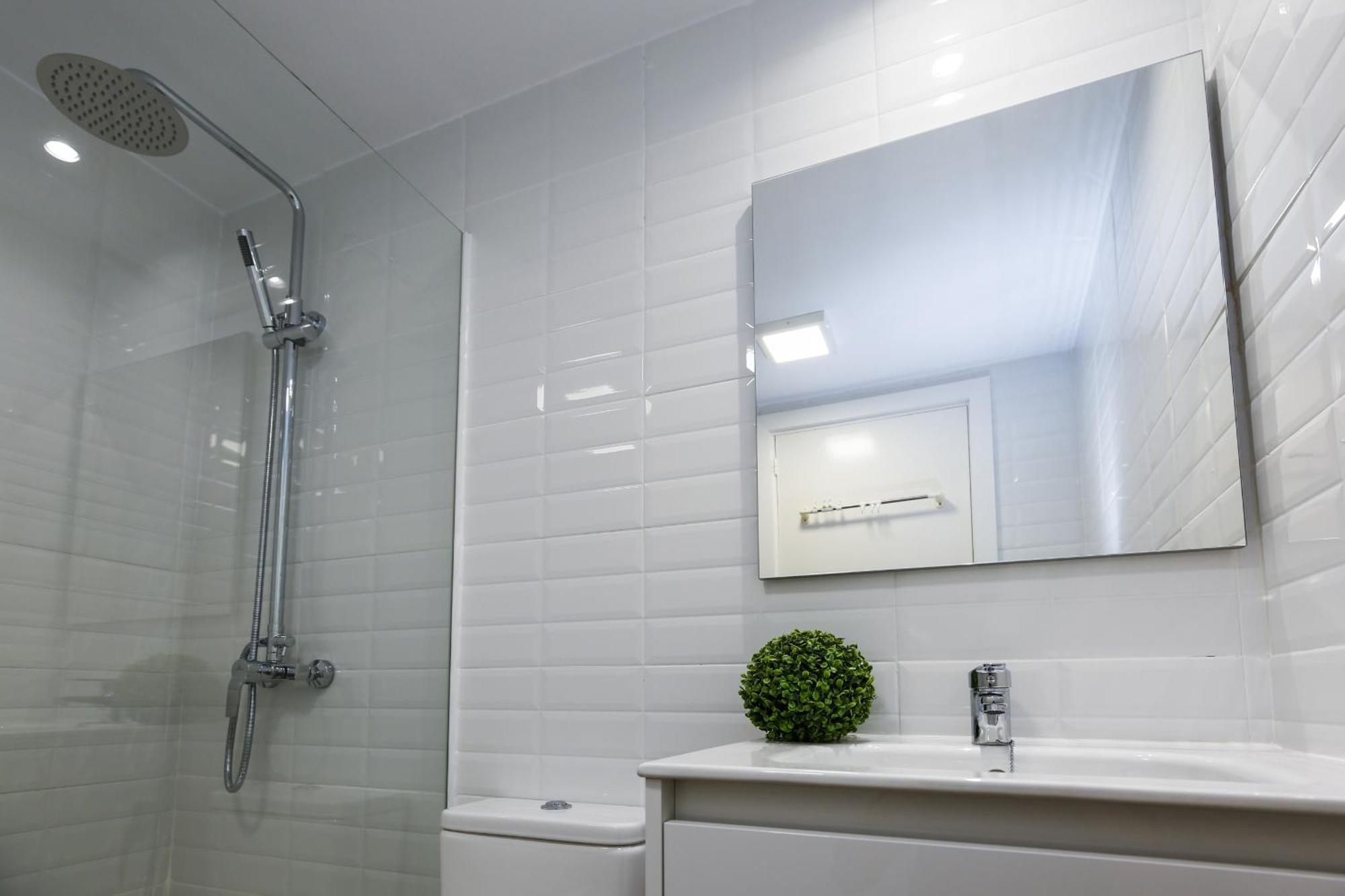 New Valencia I Planet Costa Dorada Apartment *