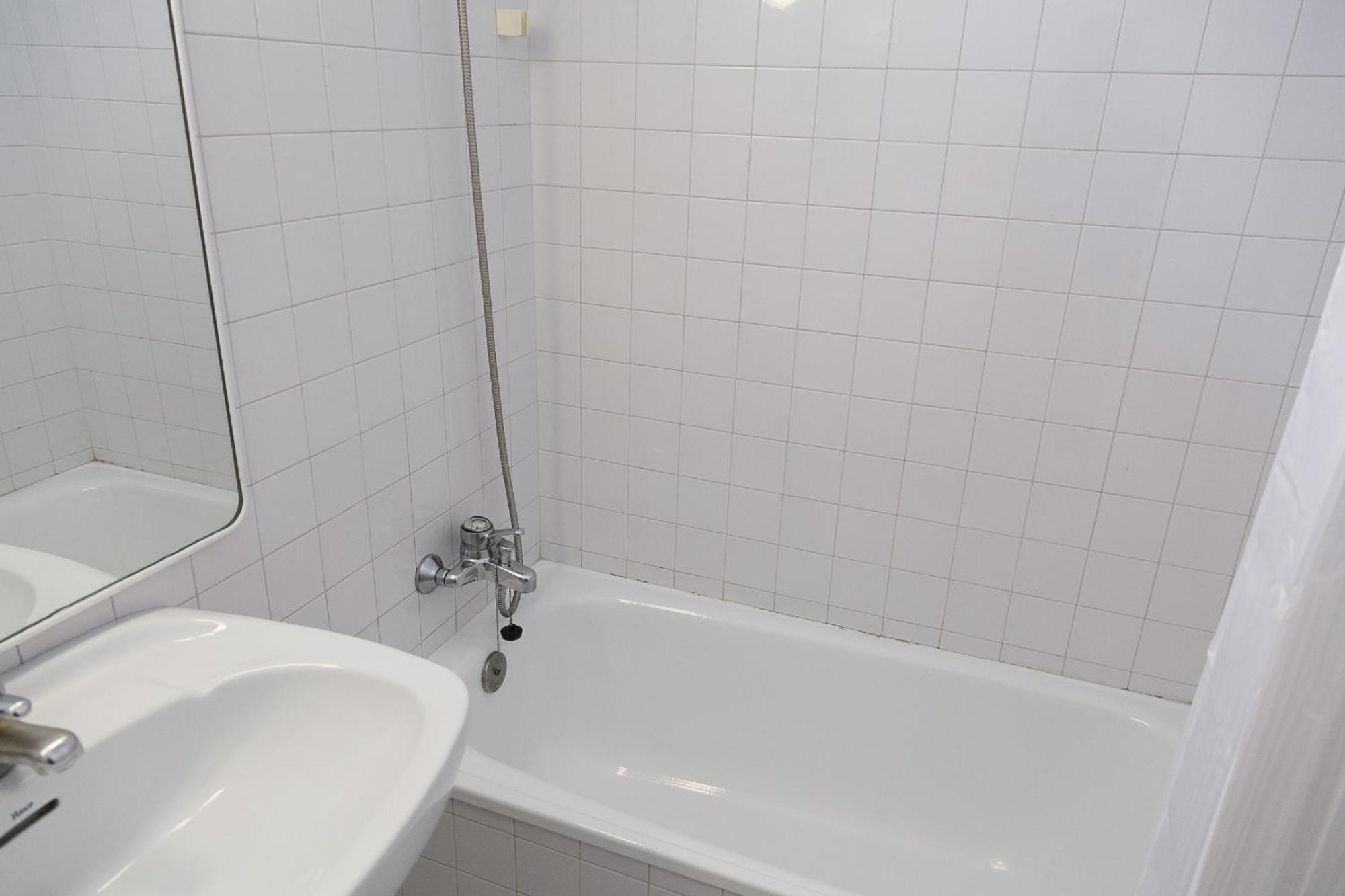 Uhc Piscis Apartment