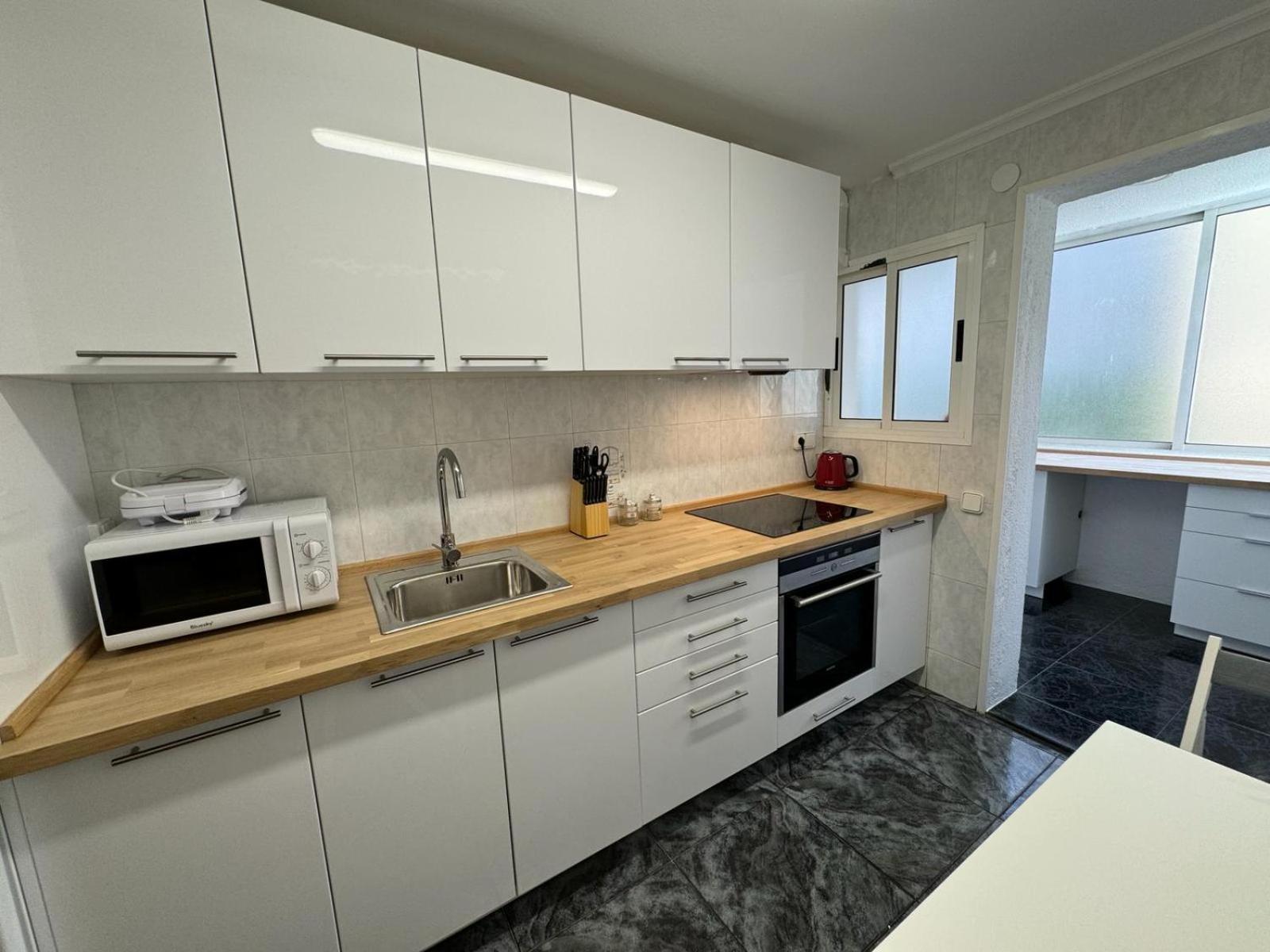 Barbastro Apartment *