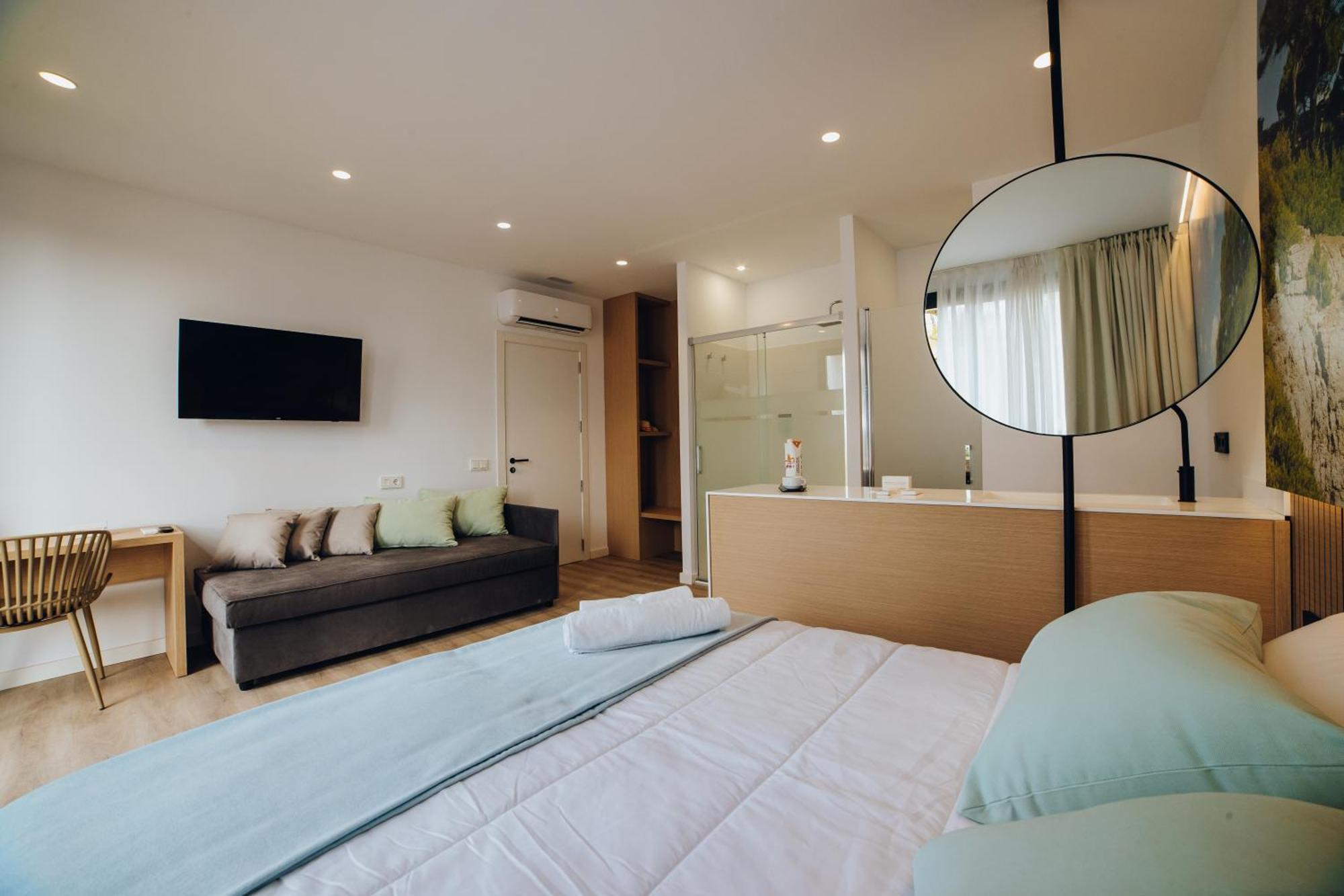 Alannia Hotel 4*
