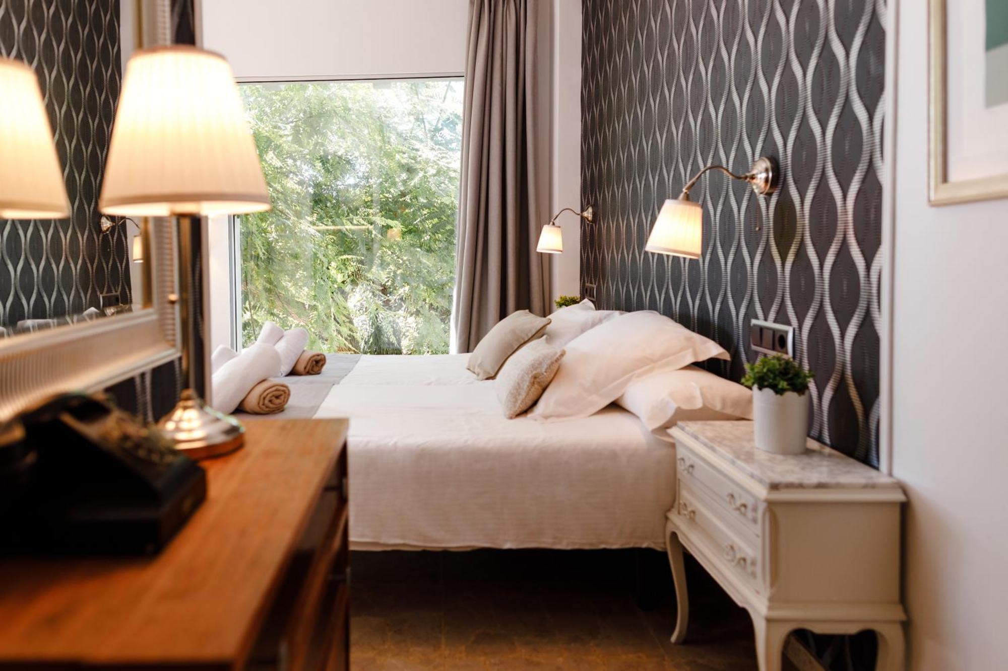 Luxurious La Paz: Beach, Port Aventura Golf Salou