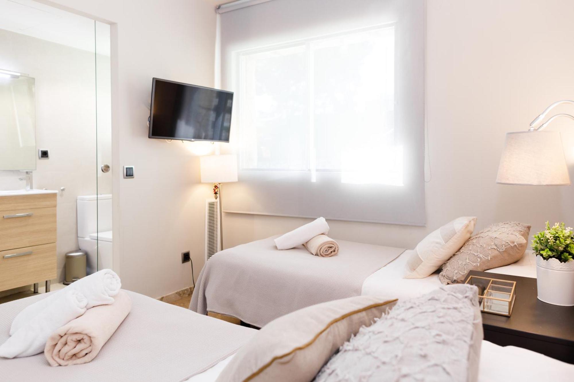 Luxurious La Paz: Beach, Port Aventura Golf