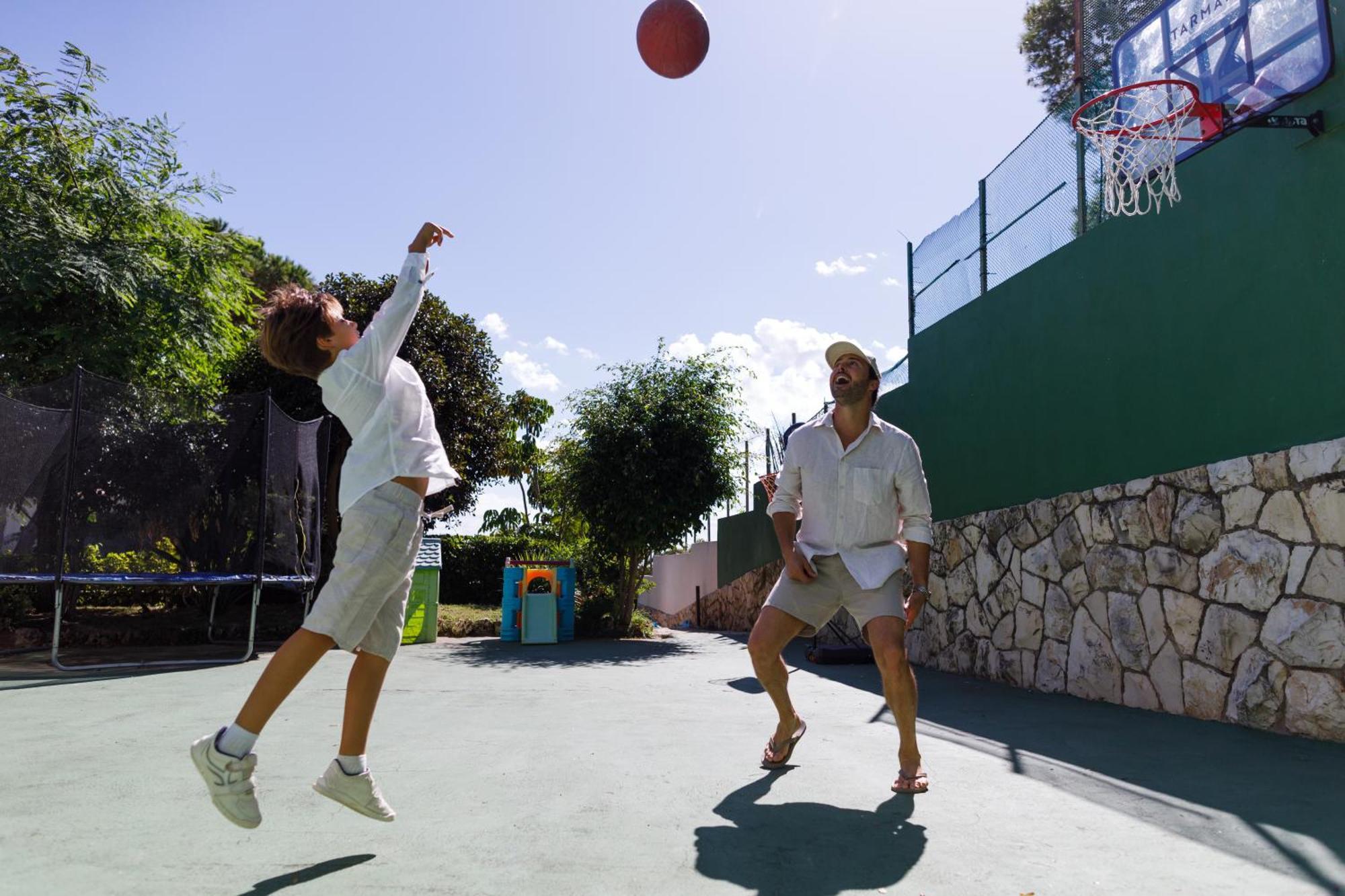 Luxurious La Paz: Beach, Port Aventura Golf Villa Salou