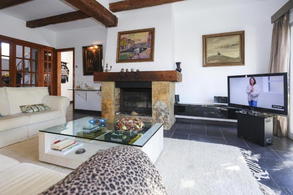 Dea - Away From - Families Only Villa *