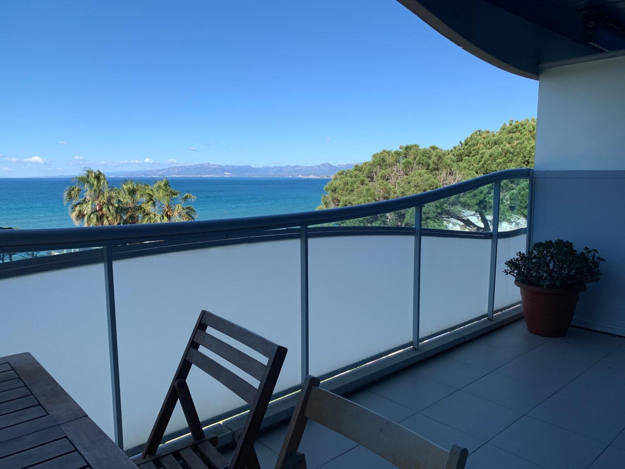 Bonito Con Vistas Al Mar En Appartement