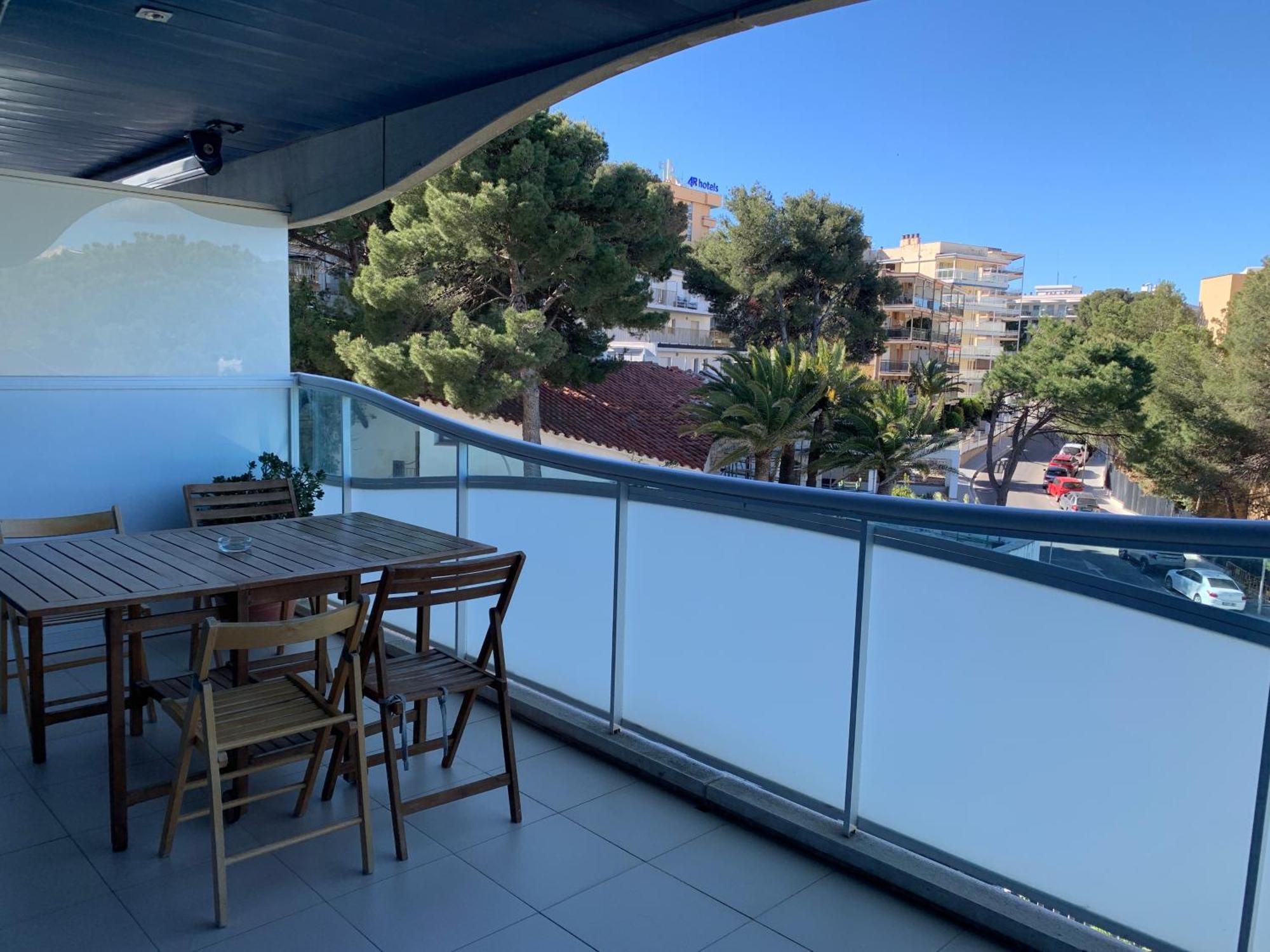 Bonito Con Vistas Al Mar En