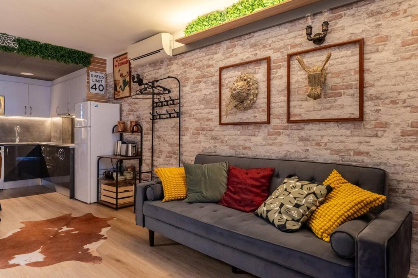 Industrial Loft At The Apartment