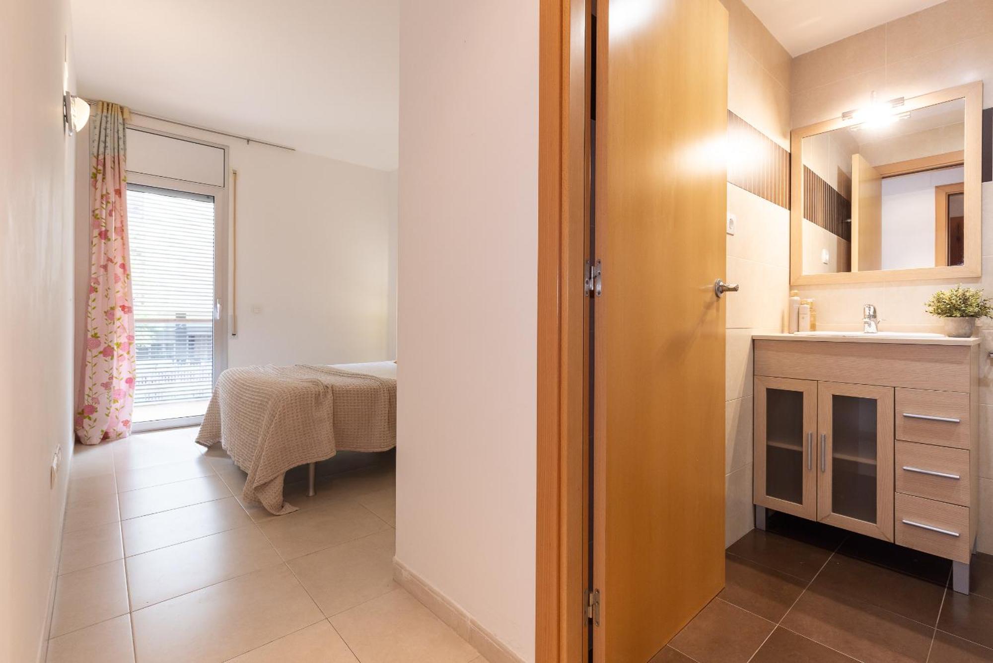 Uhc Paradise Village Family Complex Salou