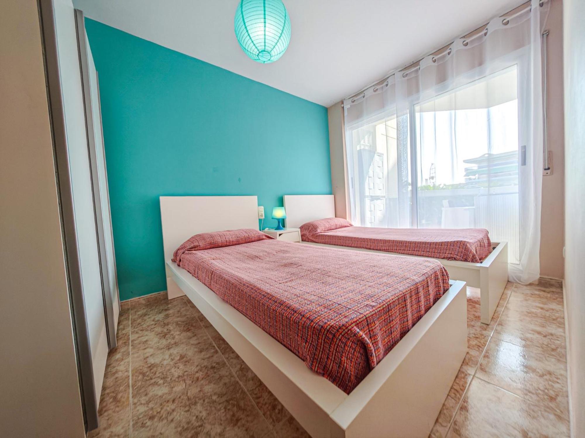 Litoral Costa Dorada - Living Park Only Families *