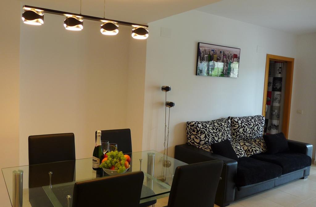 Uhc Paradise Village Family Complex Salou
