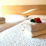 2 Bedrooms Appartement With Shared Pool Furnished Garden And Wifi At Salou 1 Km Away From The Beach