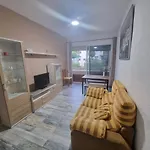 Salou, Piso De 3 Habitaciones Con Piscina.