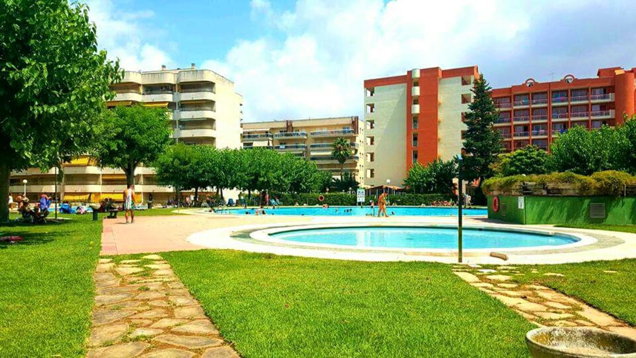 2 Bedrooms With Shared Pool Furnished Garden And Wifi At 1 Km Away From The Beach Salou
