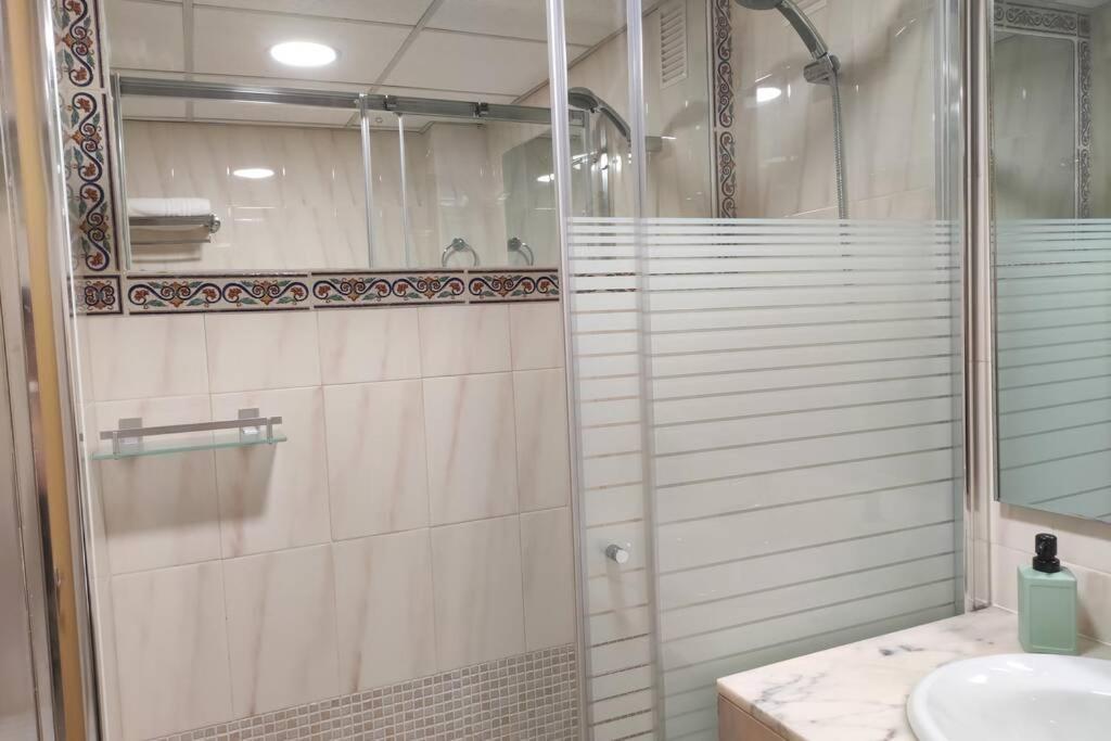 Apartment Paradis Salou, Centro Turistico, Wifi, Piscina, Vistas Al Mar