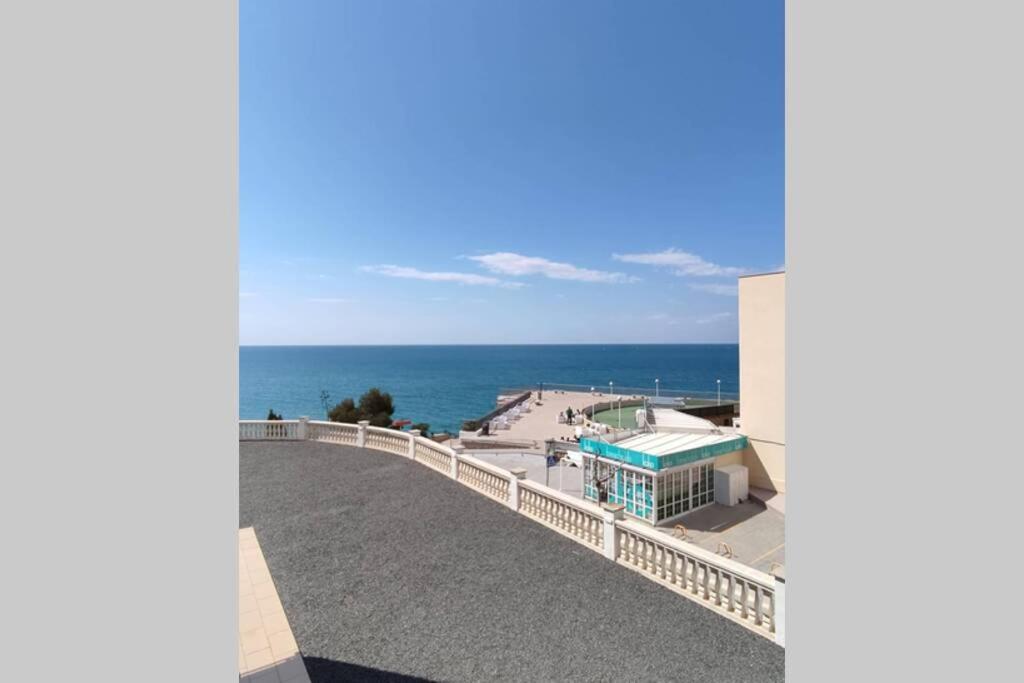 Apartment Paradis Salou, Centro Turistico, Wifi, Piscina, Vistas Al Mar