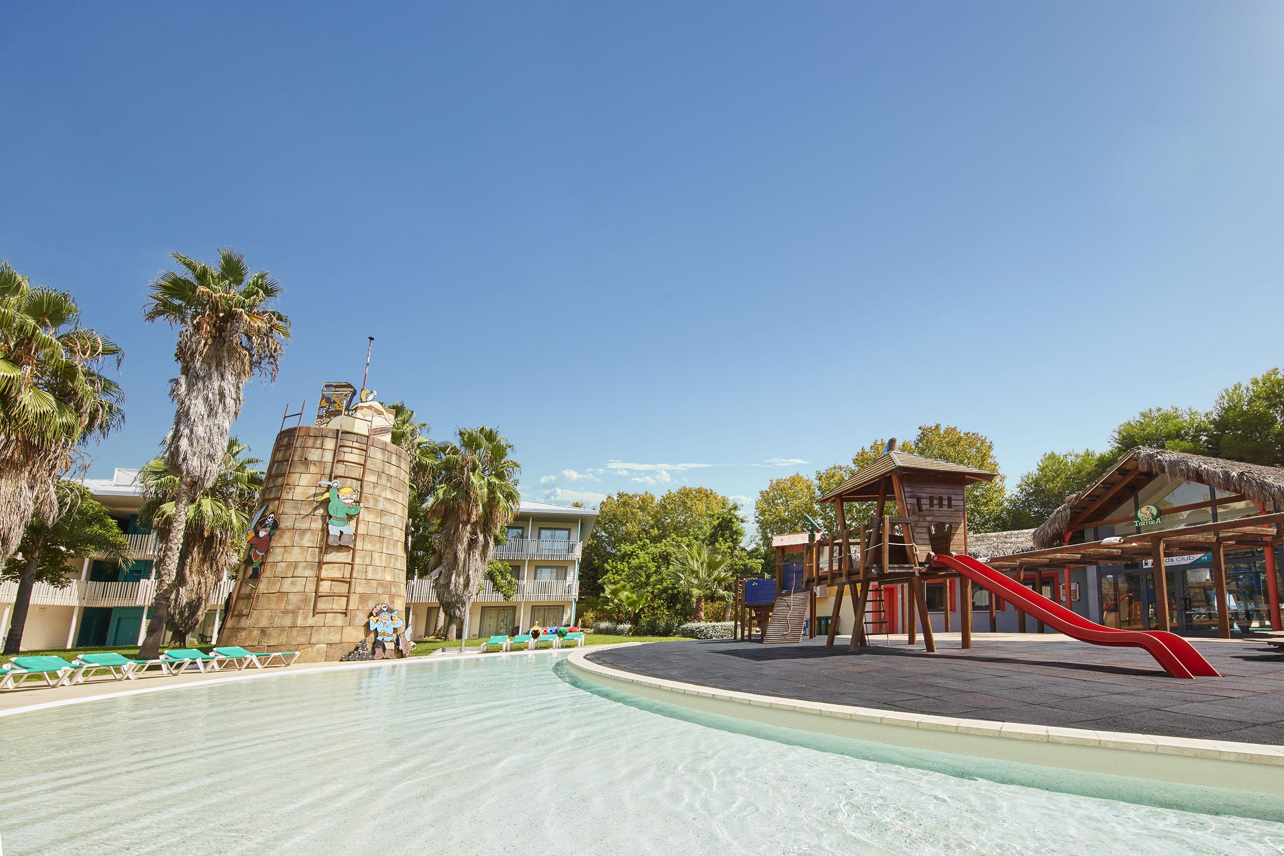 Hotel Portaventura Caribe: Unlimited Park Access & Ferrari Land Entry