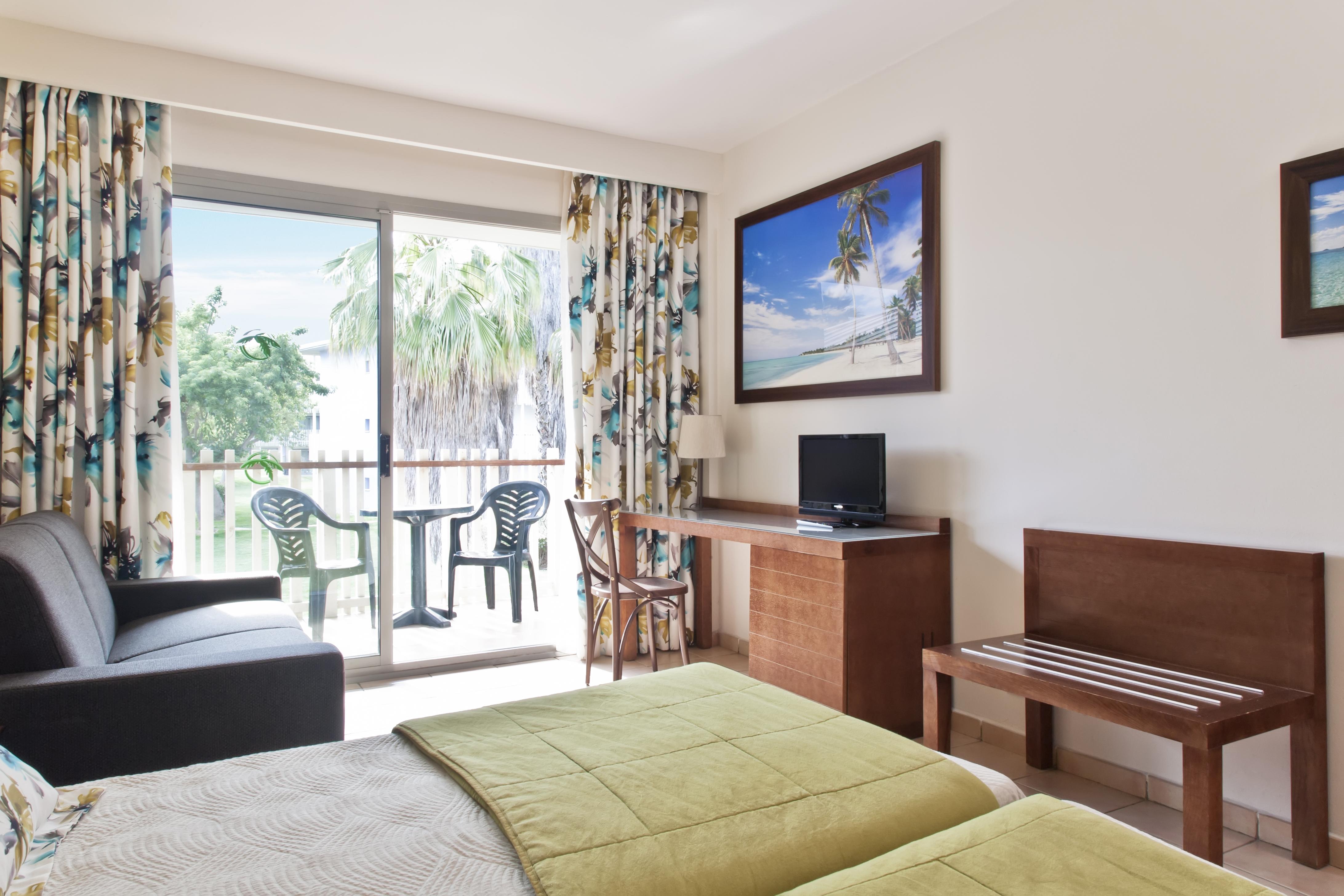 Hotel Portaventura Caribe: Unlimited Park Access & Ferrari Land Entry 4*