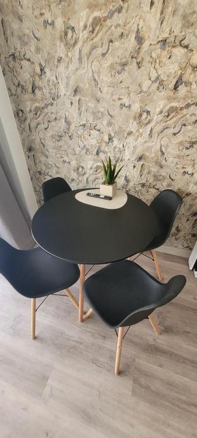 A Estrenar Preciosos Inter2, New Ln 12 Months Open! Self Check In! Reserva Garaje! Apartment
