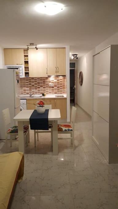 In Salou. Beach Relax Hutt-033474-91 *