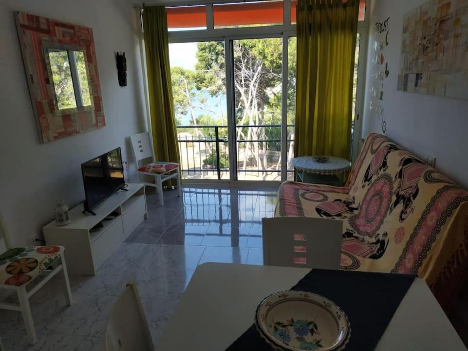 In Salou. Beach Relax Hutt-033474-91 Apartment